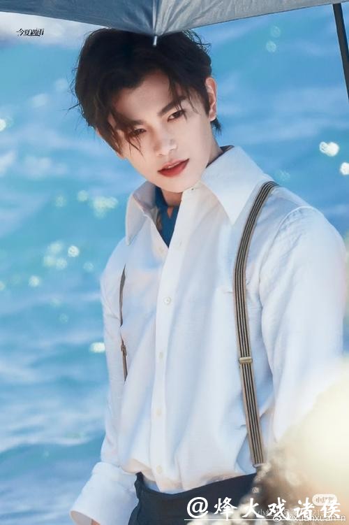 苏翊鸣绝地求生孤身对抗狼群昔日少年背负全队荣耀与重压 苏翊鸣绝地求生孤身对抗狼群昔日少年背负全队荣耀与重压